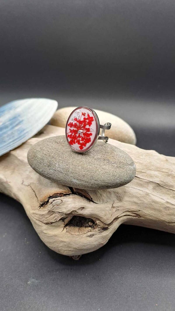 Bague cabochon  fleur de carotte rouge