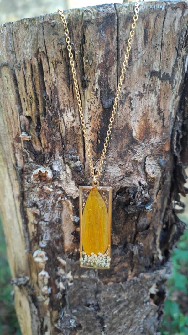 Collier rectangulaire dorée Pétales de Tournesol