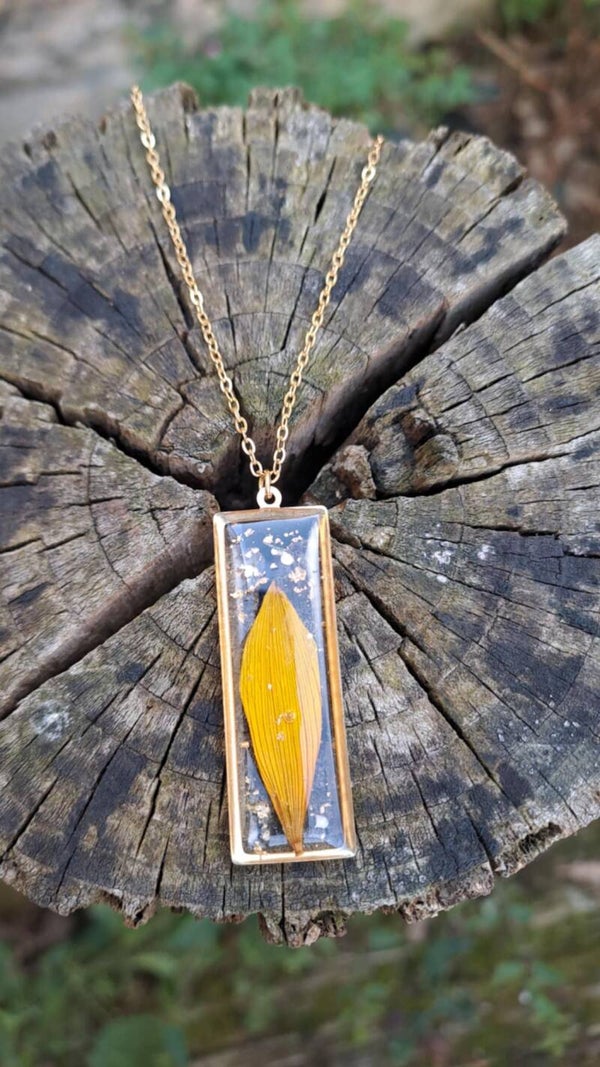 Collier rectangulaire Pétales de Tournesol acier inoxydable