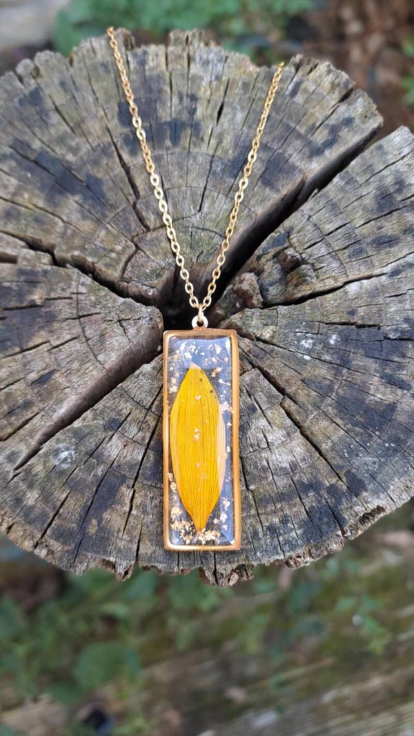 Collier rectangulaire pétales de tournesol acier inoxydable