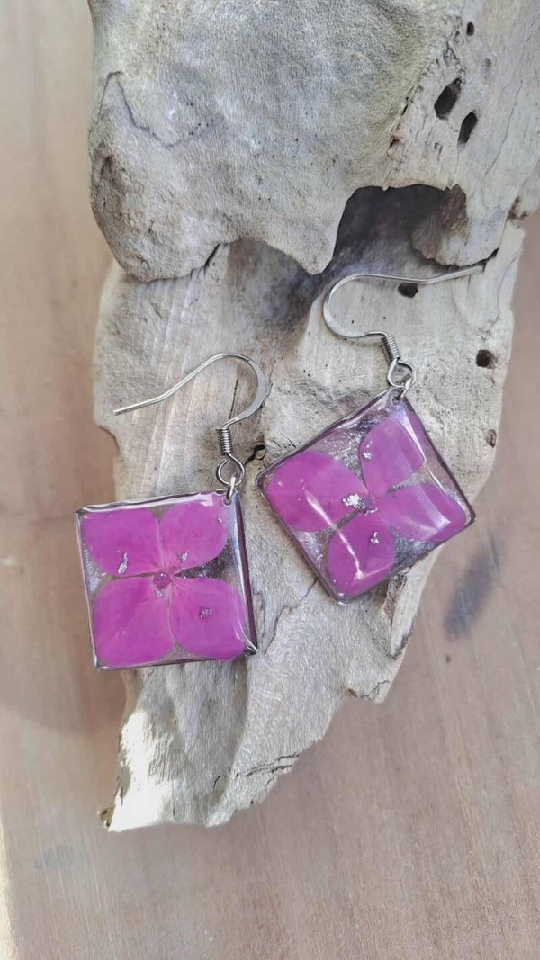 Boucles d'oreilles fleurs séchées hortensia et particules de feuilles argent