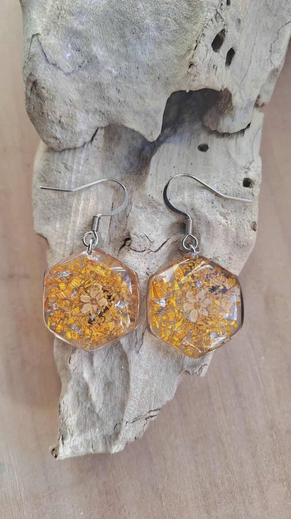 Boucles d'oreilles fleurs séchées de Tournesol et particules de feuilles argent