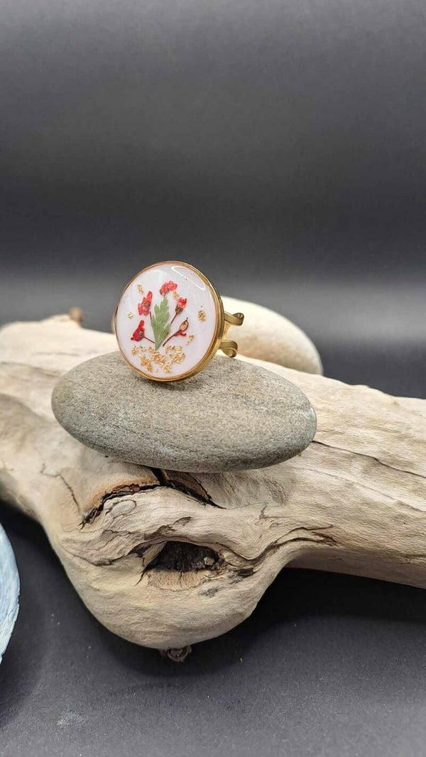 Bague cabochon fleur de carotte rouge