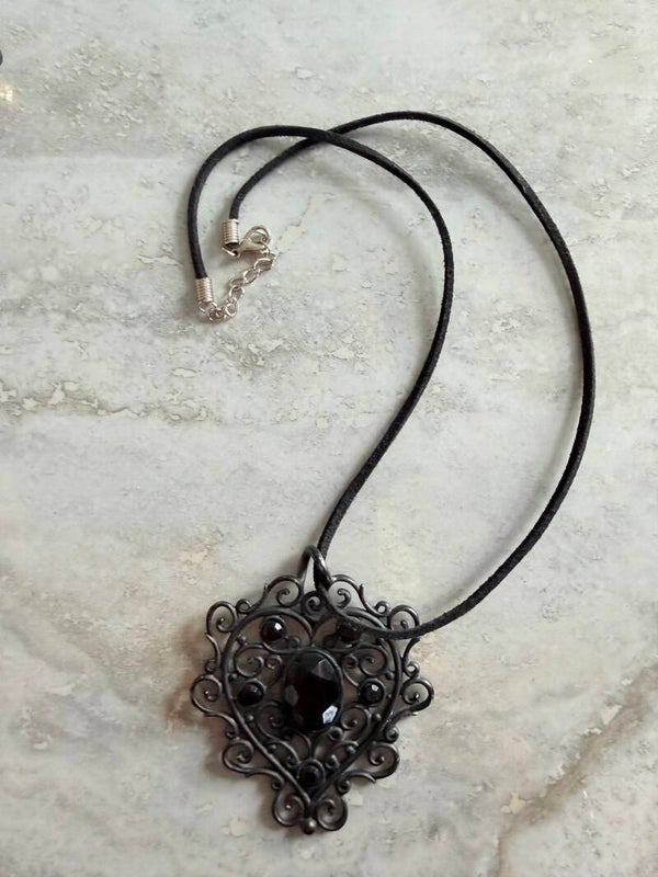 🖤 Midnight Lace Pendant Necklace