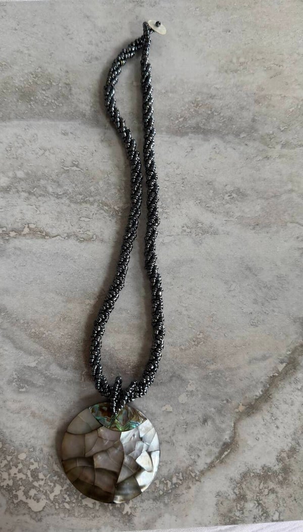 🌊 Mother of Pearl Statement Necklace 🌊