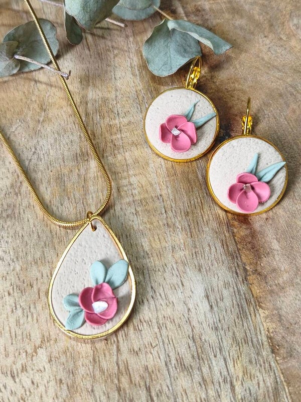 Parure collier, boucles d'oreilles