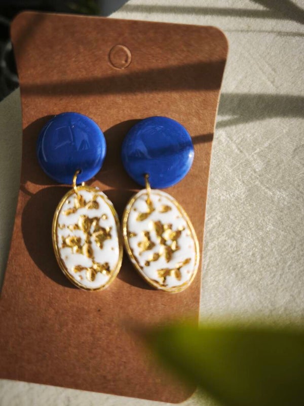 Boucles d'oreilles bouton bleu roi