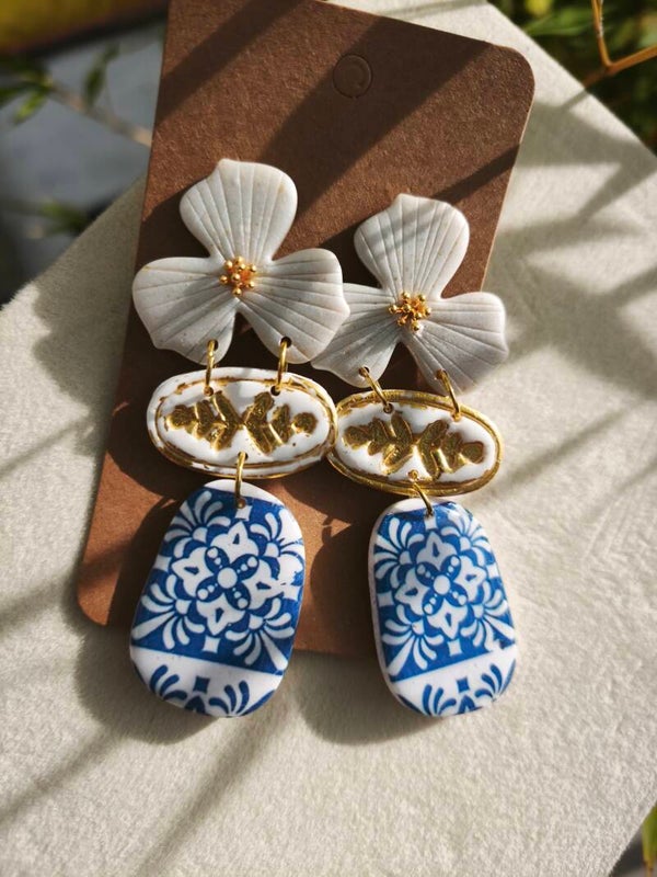 Boucles d'oreilles fleur nacré