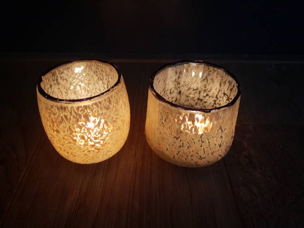 Set 2 theelichten met beige vlekken (handgeschilderd)