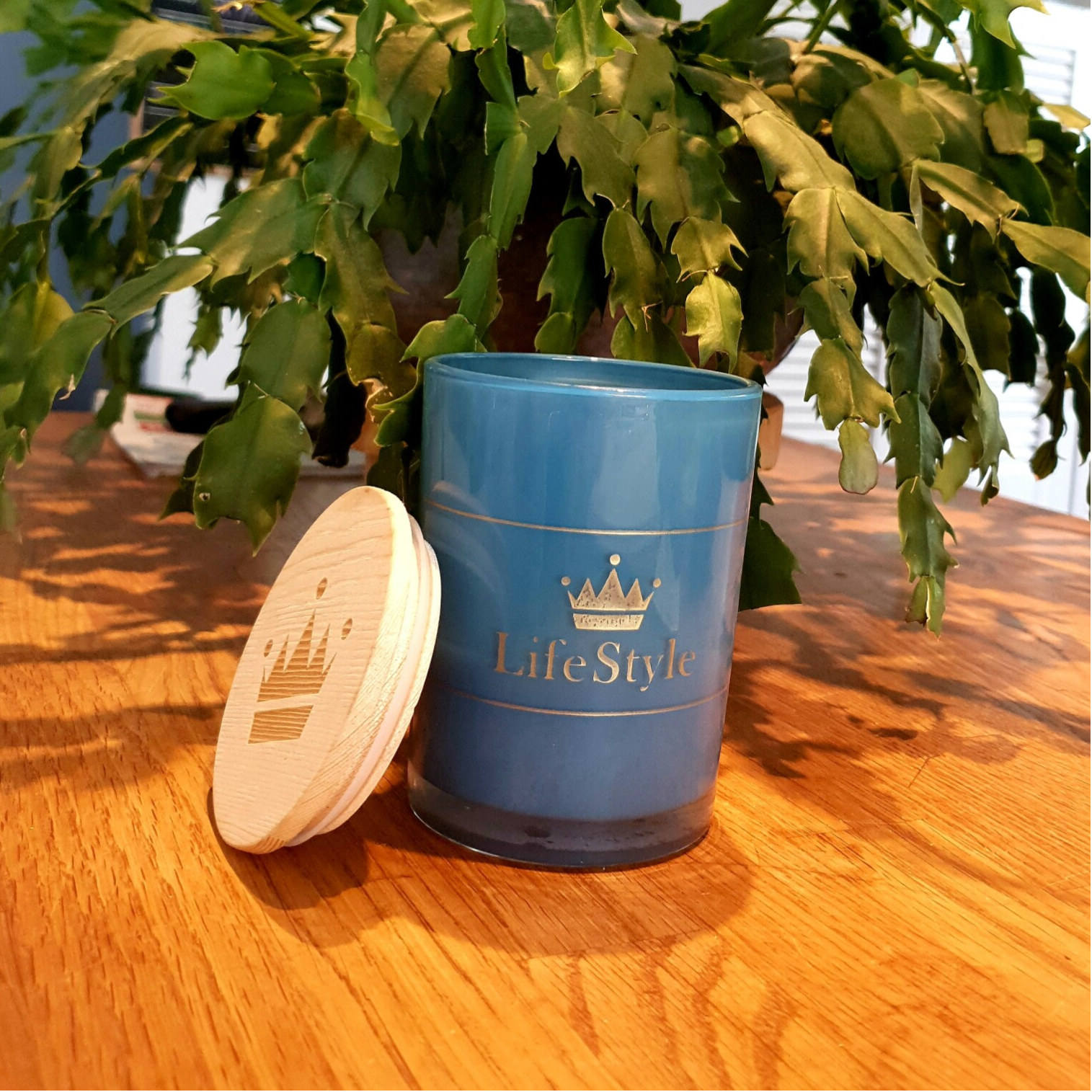 Luxe  Geurkaars met Knisperlont  // Fresh Linnen ( 33 uur)