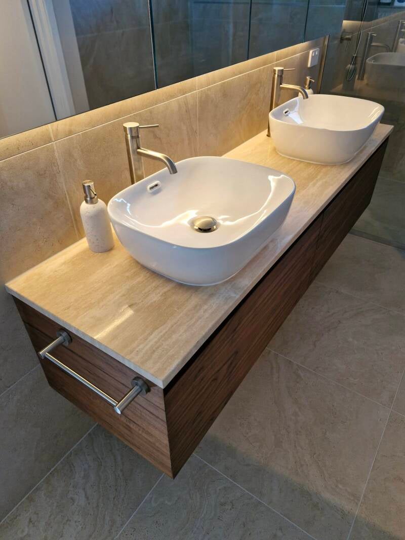 1000046520-standard.jpg