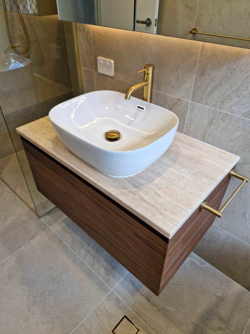 1000046529-standard.jpg