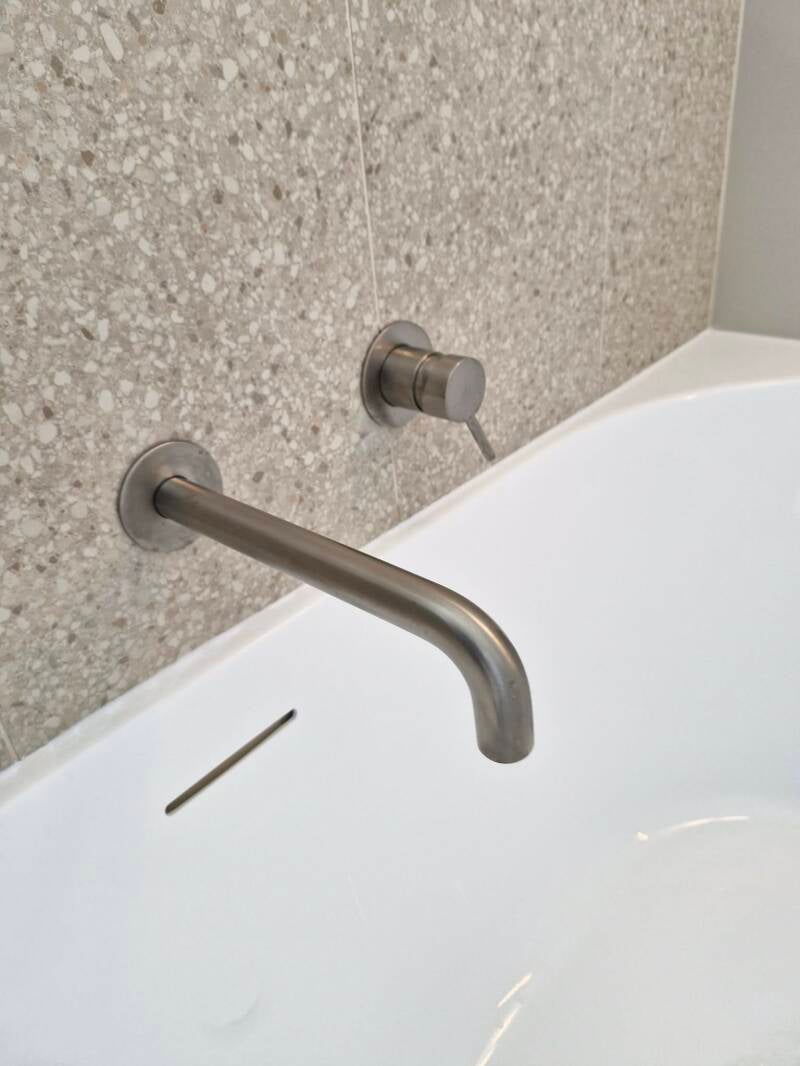 1000046545-standard.jpg