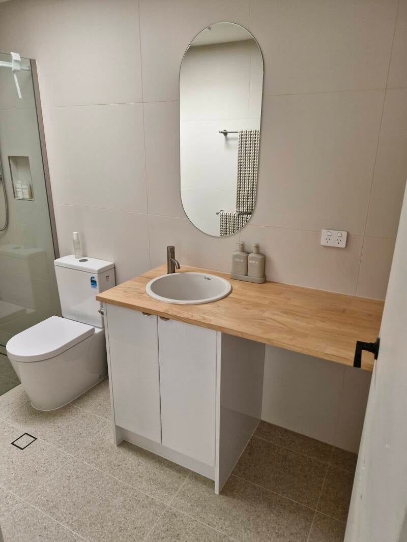 1000046559-standard.jpg