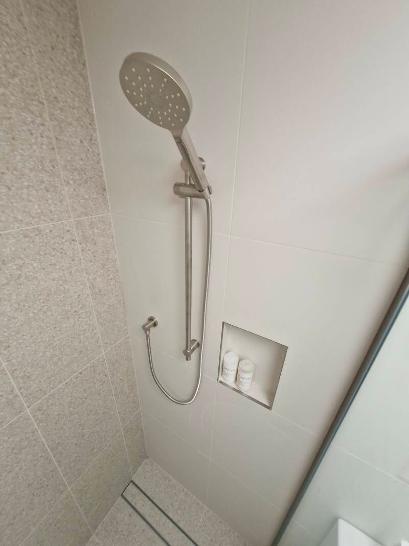1000046564-standard.jpg