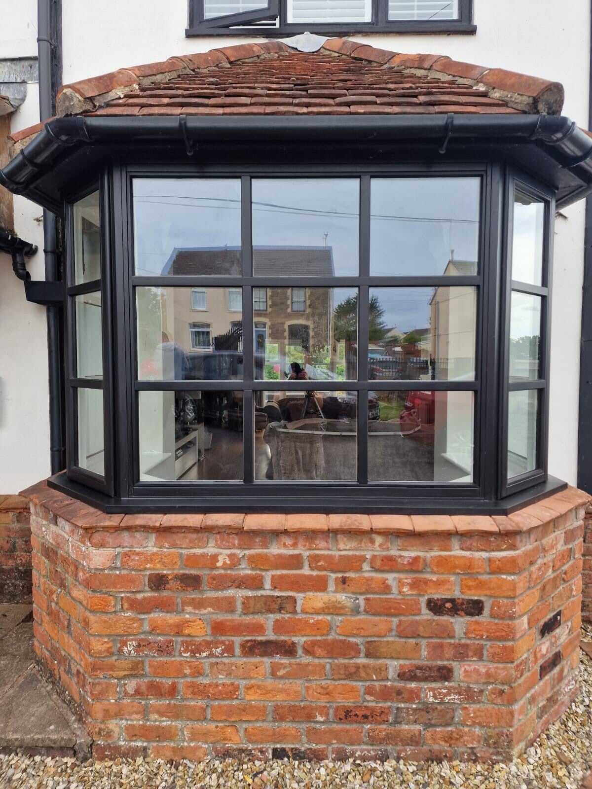 Sapele Hardwood Bay Window in dual colour Jet Black and Brilliant While