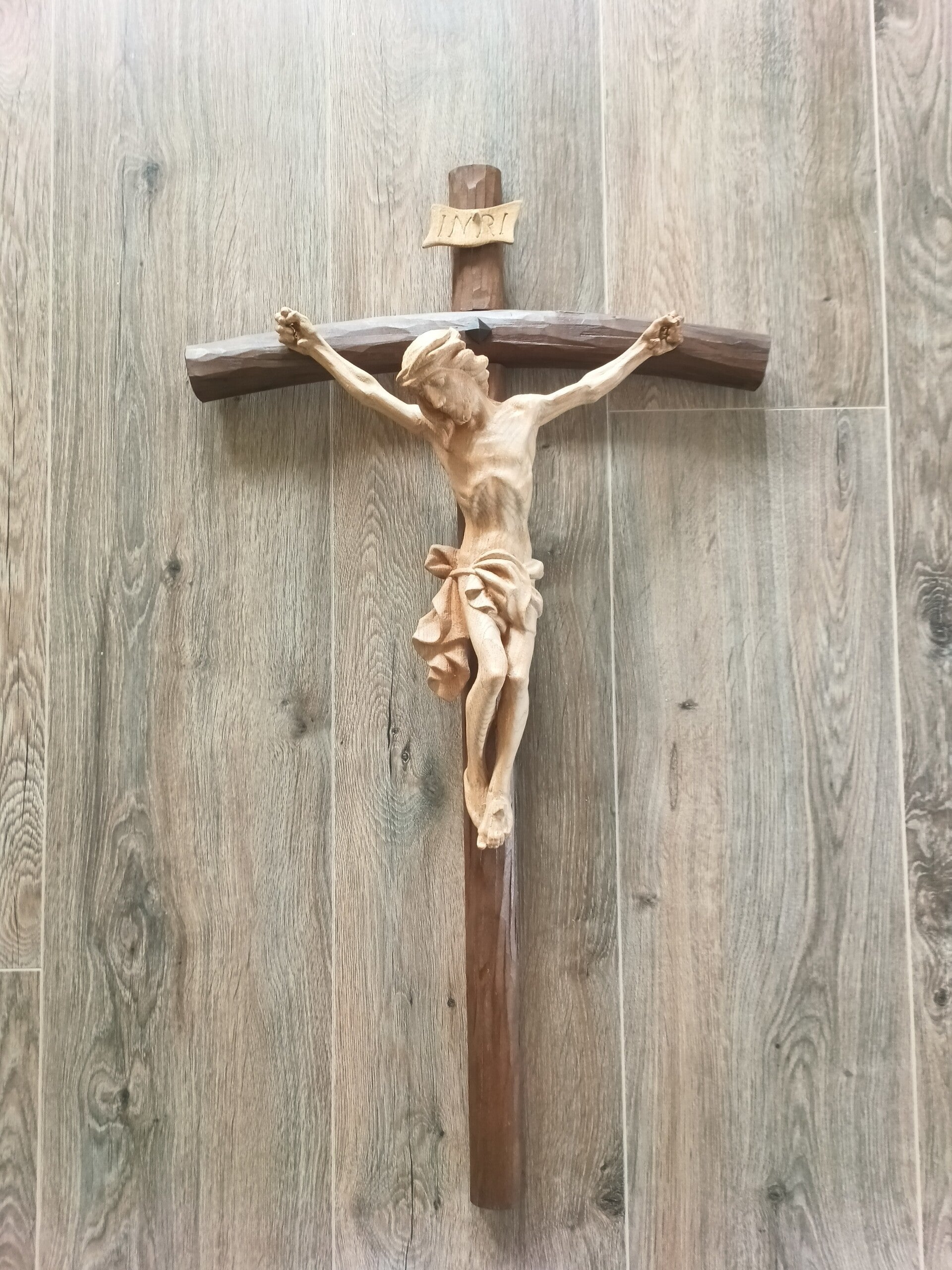 Jesus Holzkreuz Handgeschnitzt
