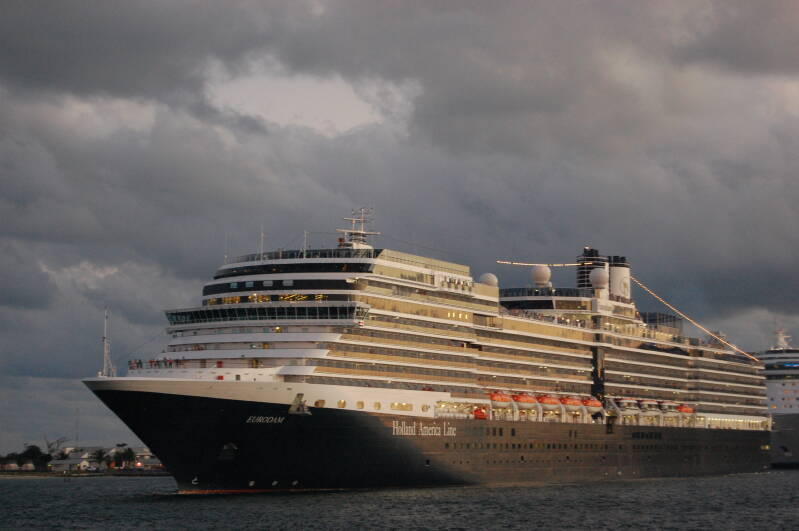Eurodam Holland America Line | www.atlantisreisen.com