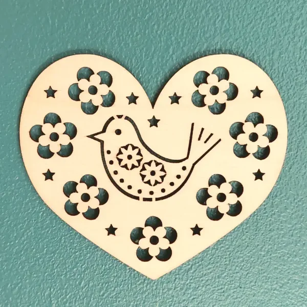 Cœur décoratif en bois - motif 6