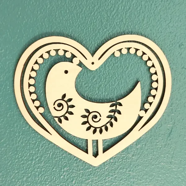 Cœur décoratif en bois - motif 1