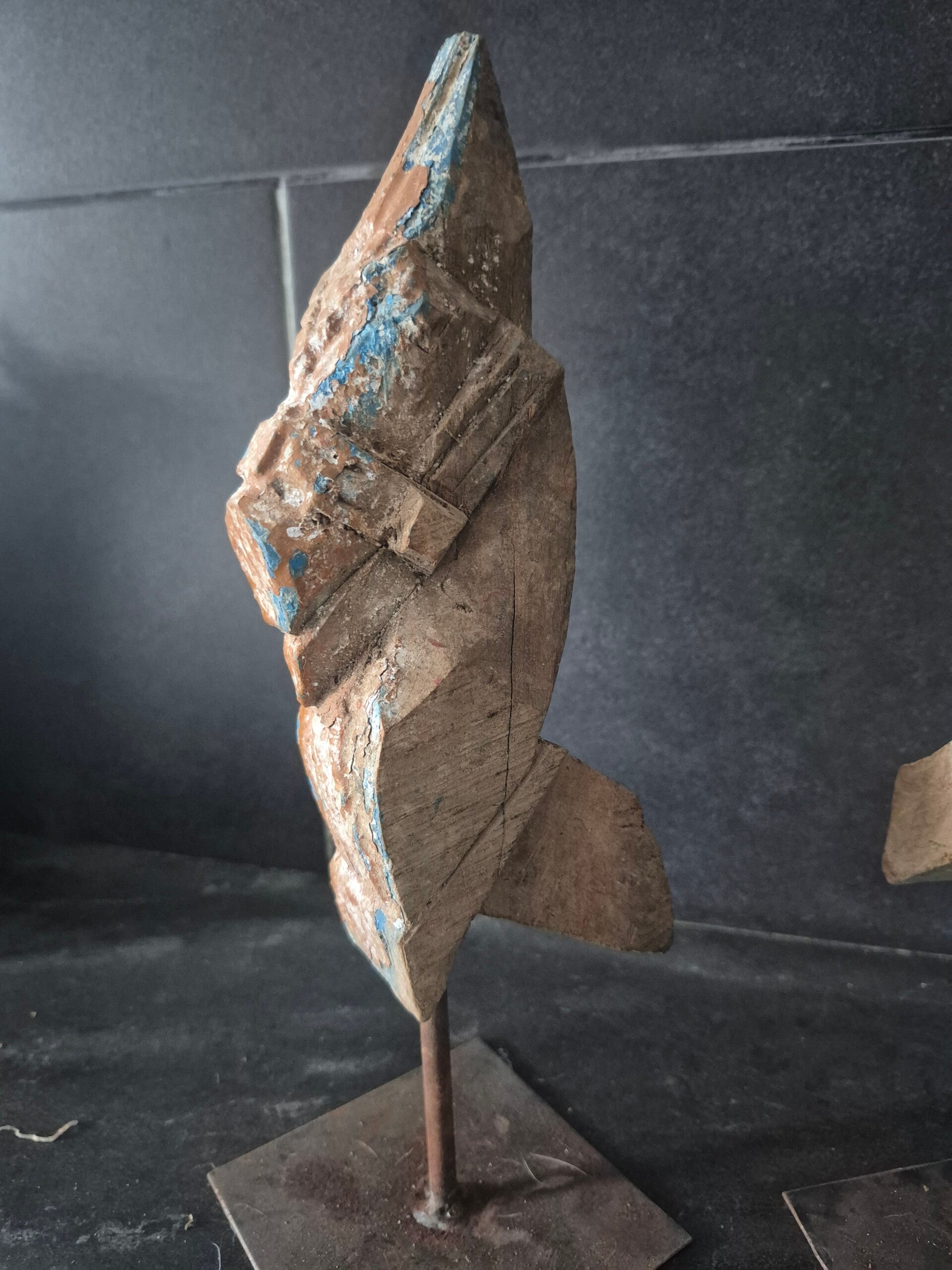 Marawi paard op standaard