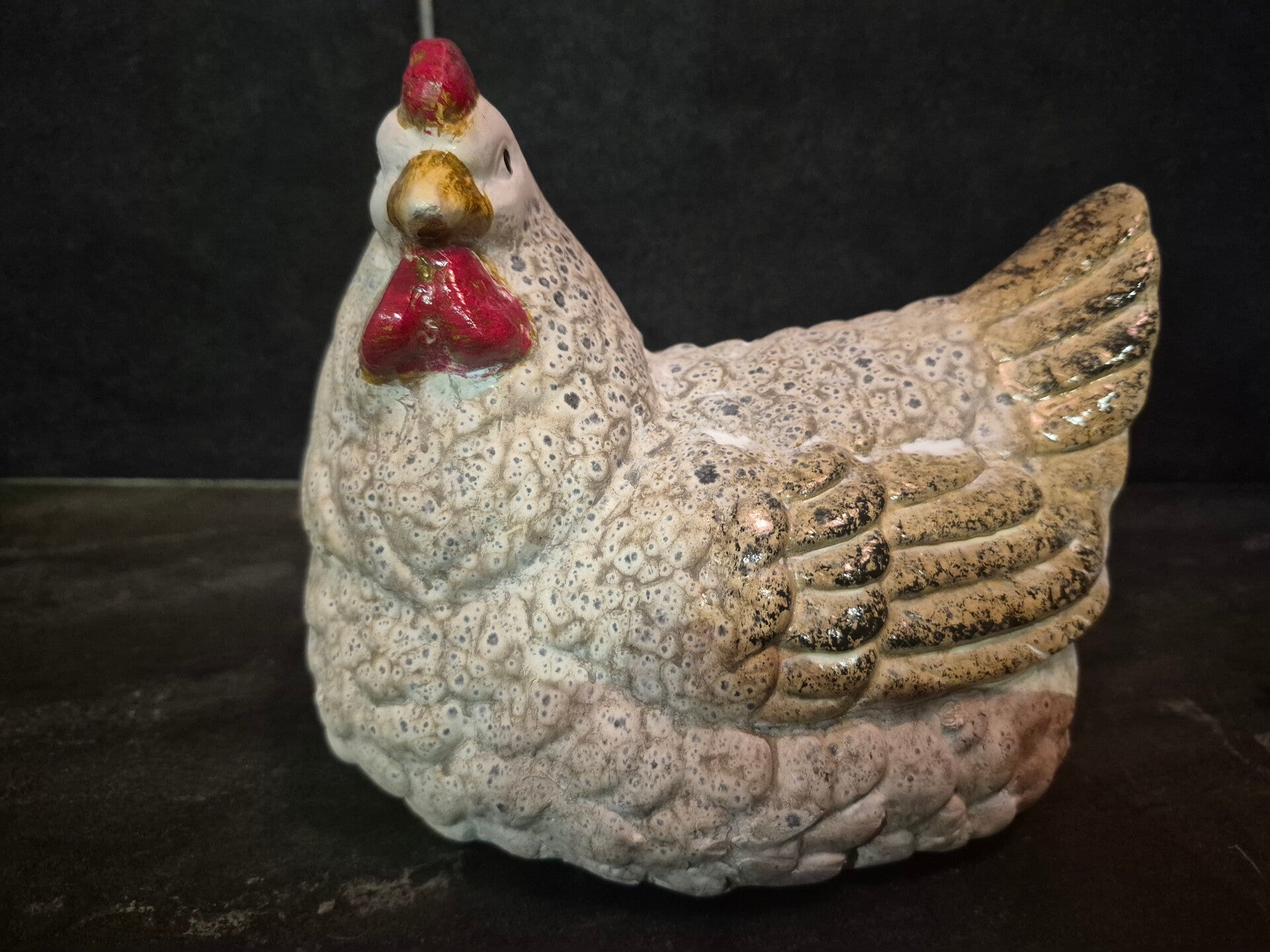 Countryfield Kip zittend 18x13,5x15,5cm