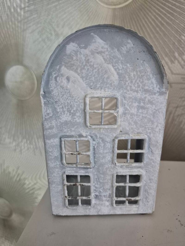 Metalen huis