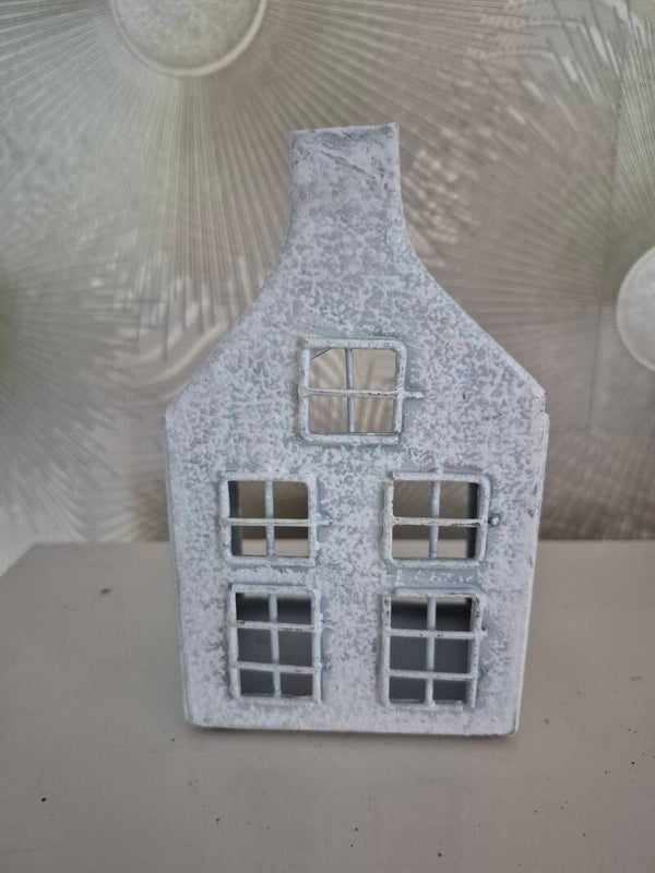 Metalen huisje