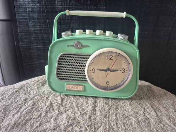 Retro klok in radiovorm