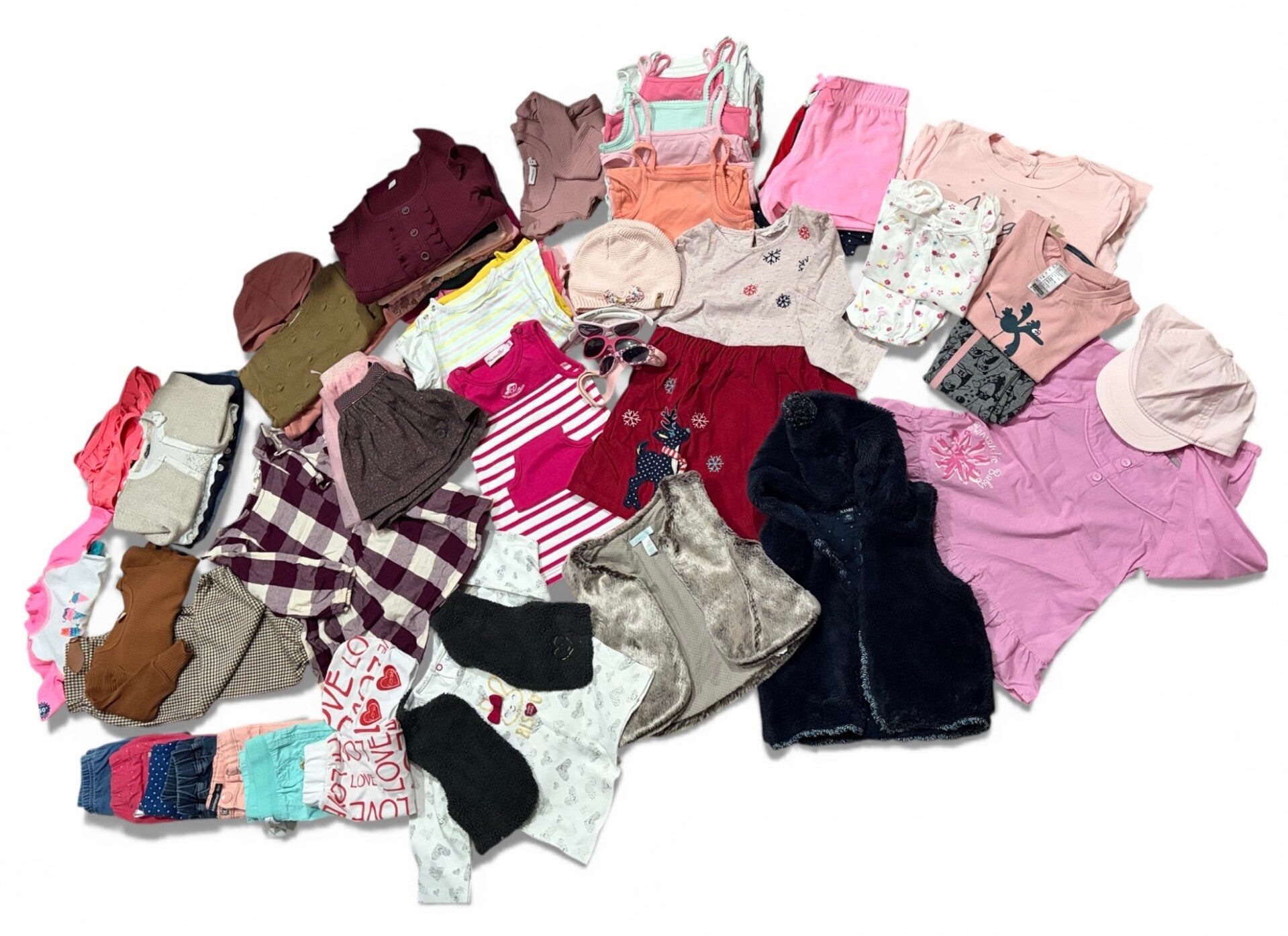 Lot 70 pièces 18 mois