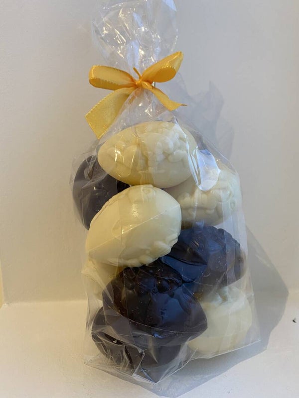 sachet de 12 oeufs mélange chocolat blanc (6) et chocolat fondant (6)