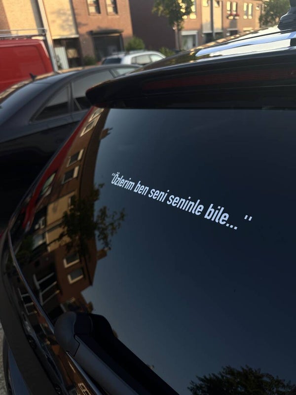 ''Özlerim ben seni seninle bile...''