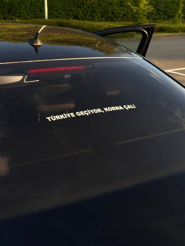 TURKIYE geçiyor, kurna çal!