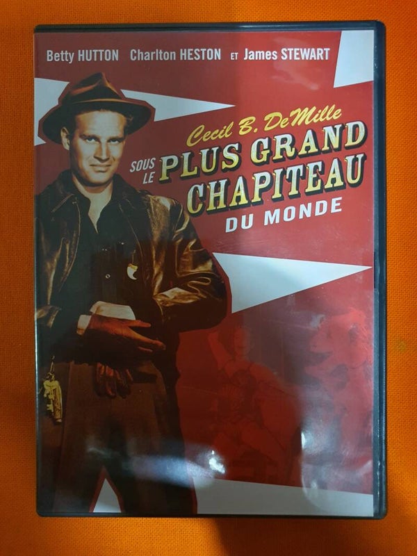 Sous le plus grand chapiteau du monde