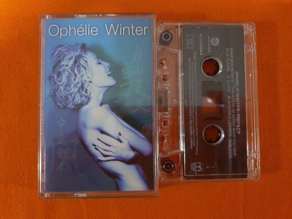 Ophélie Winter – Privacy