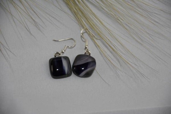 OORBELLEN TINTEN GRIJS MET EEN VLEUGJE ROOS - BG#17