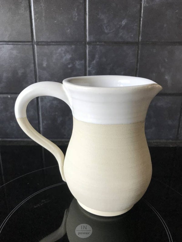 Keramische schenkkan