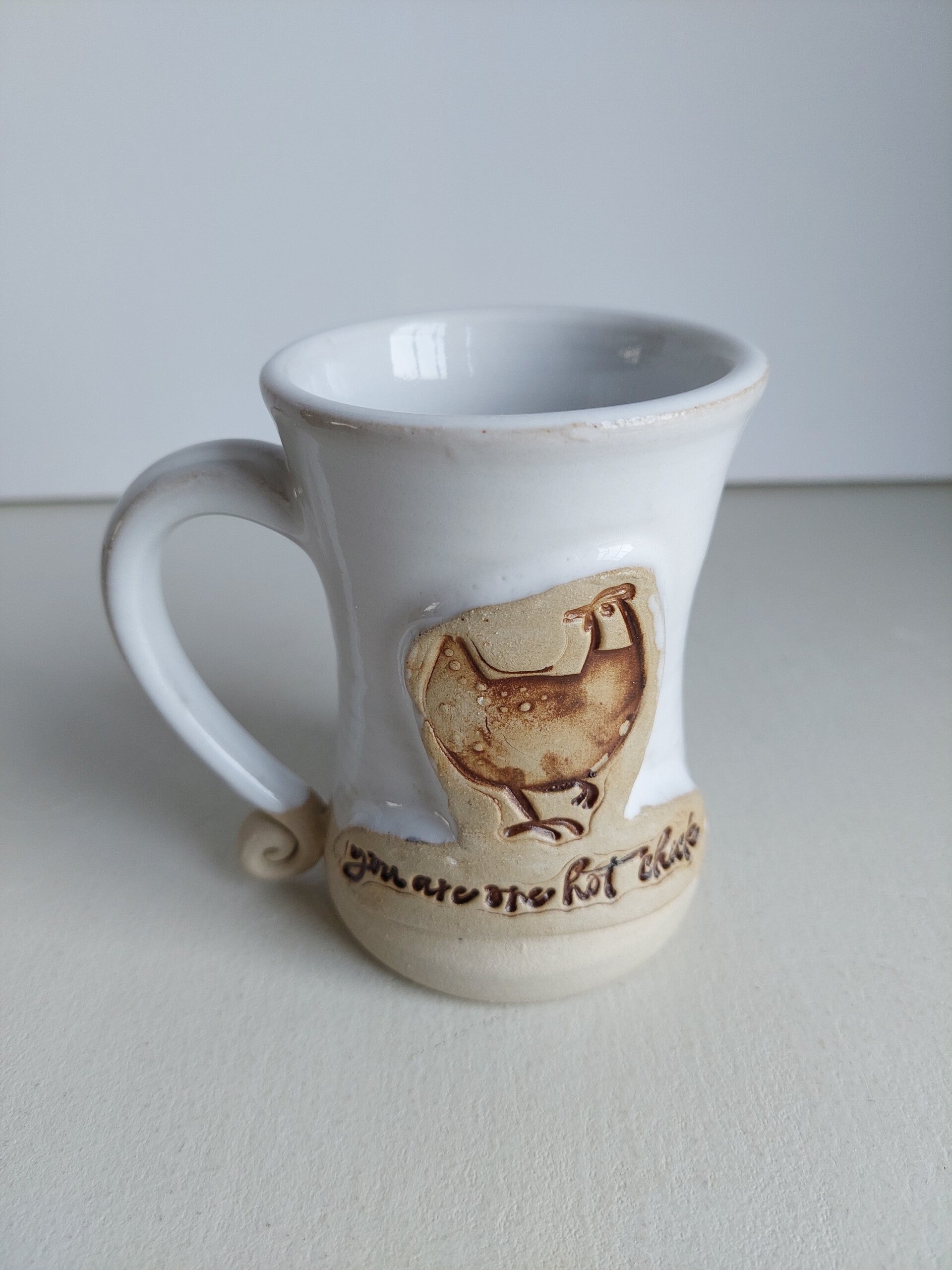 Witte Mok met kip “you are one hot chick”