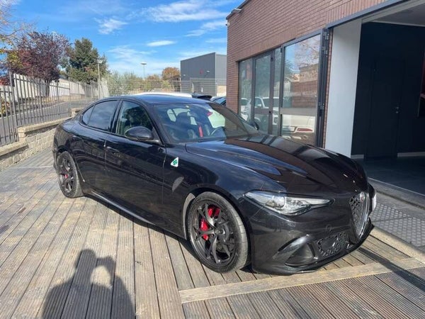 Alfa Romeo Giulia 2.9 V6 Bi-Turbo AT8 Quadrifoglio