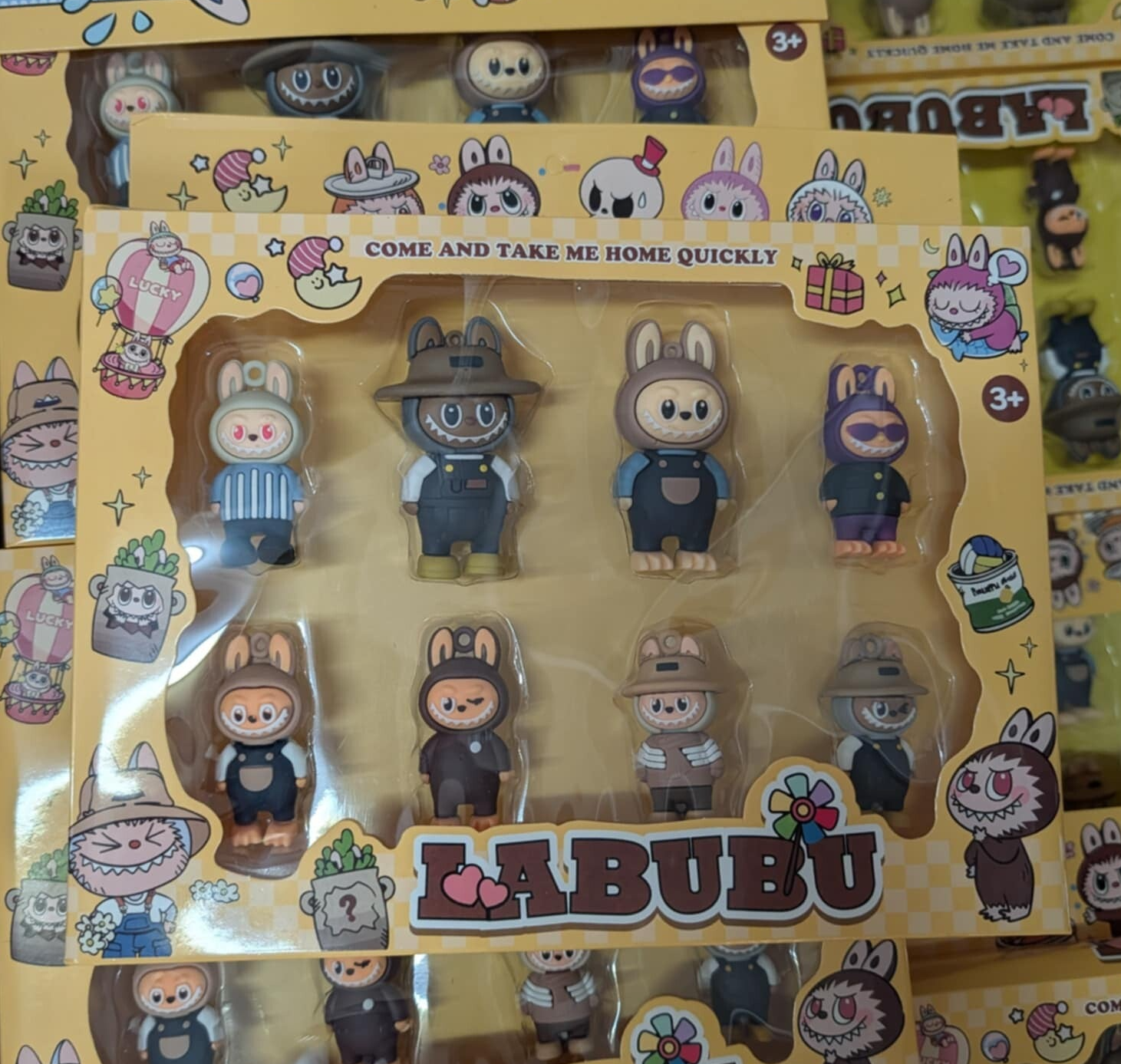 Boite Figurine Labubu