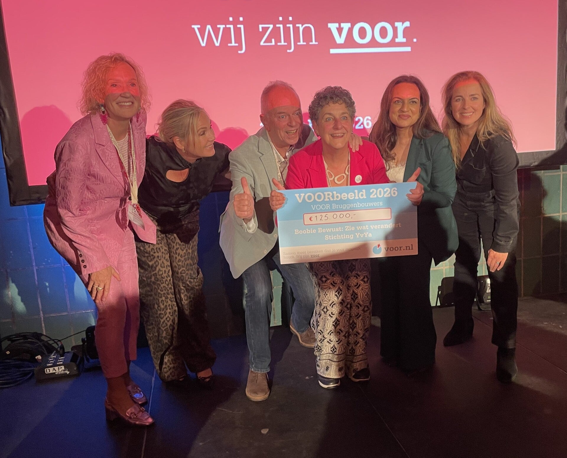 YvYa wint de VOORbeeld-verkiezing