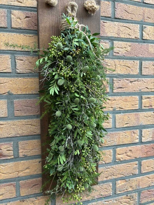 Toef met grijze distel