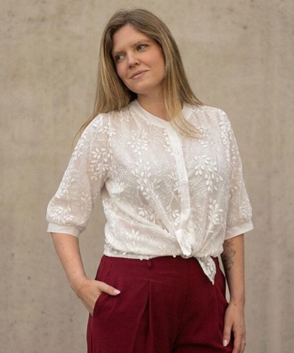 VINTAGE white cotton blouse