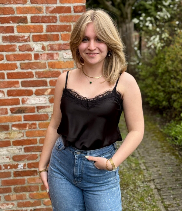 LACE top in 2 kleuren