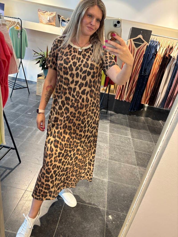 Jurk leopard met glans afwerking