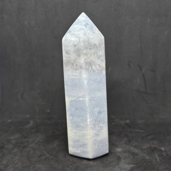 Calcite bleu Obélisque 648g
