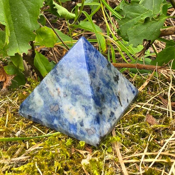 Pyramide Sodalite