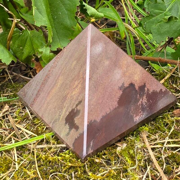 Pyramide Shiva Lingam