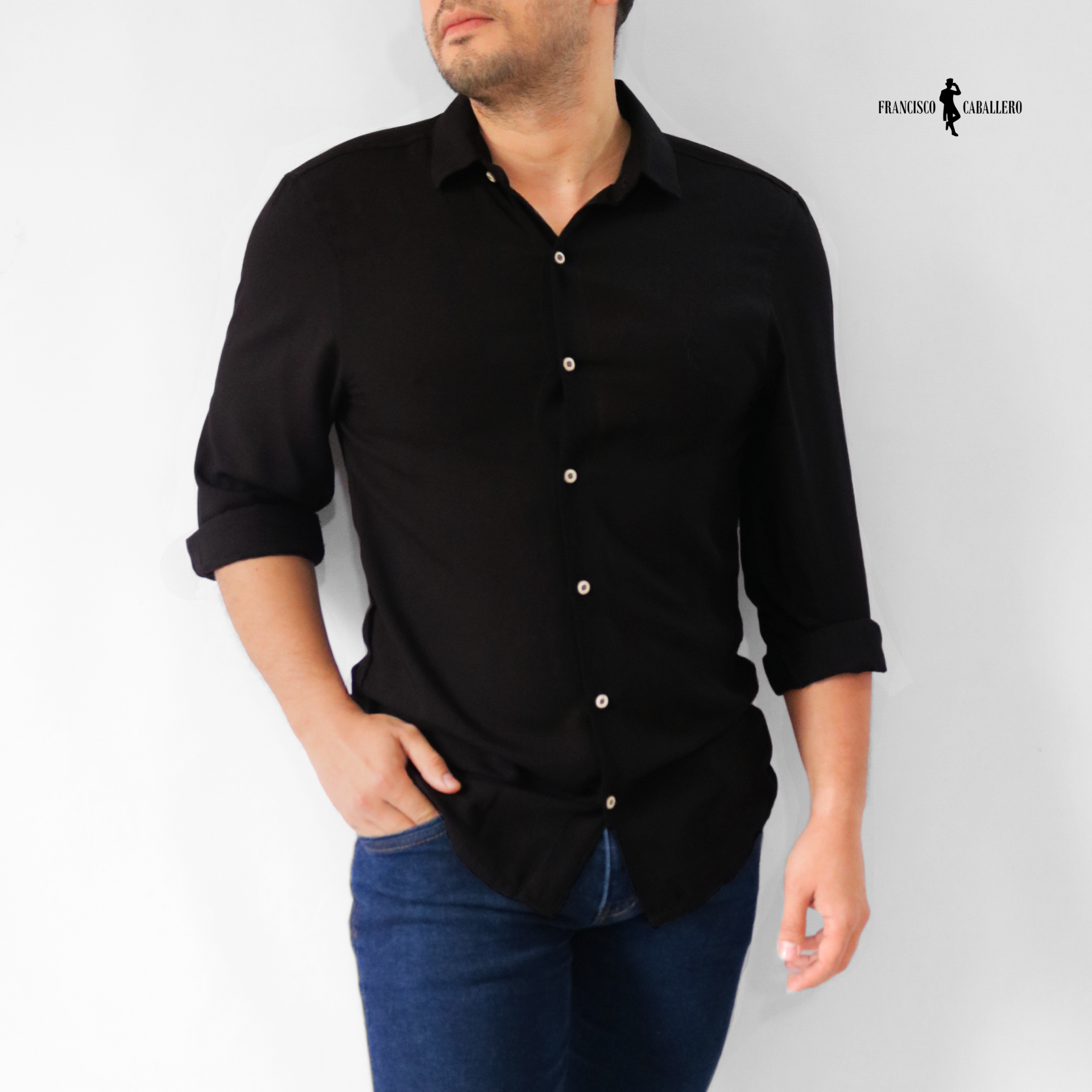 CAMISA NEGRA MANGA LARGA