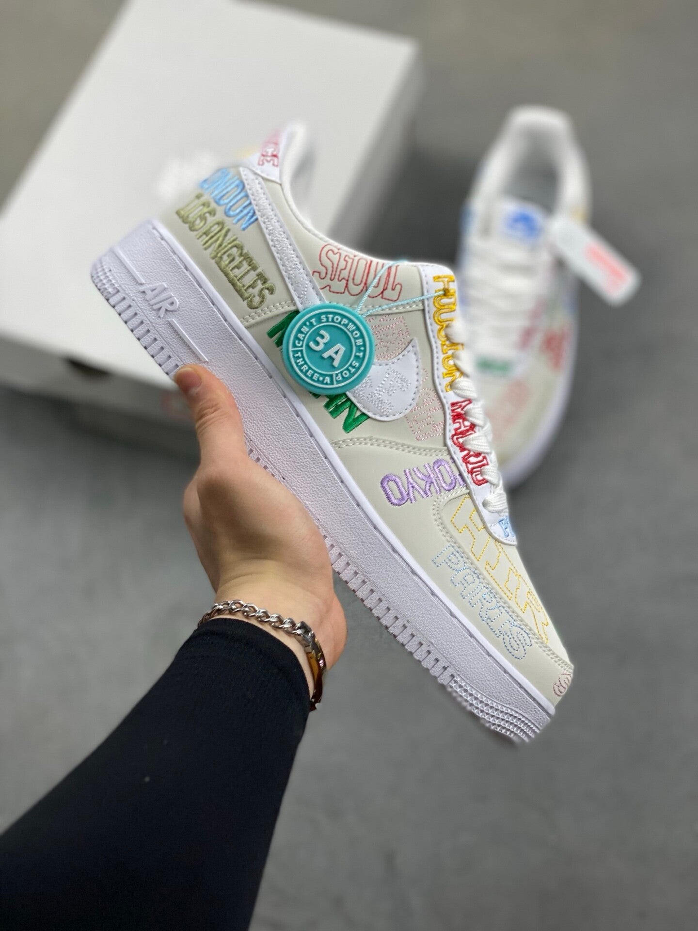 NIKE AIR FORCE LV8 Worldwide White